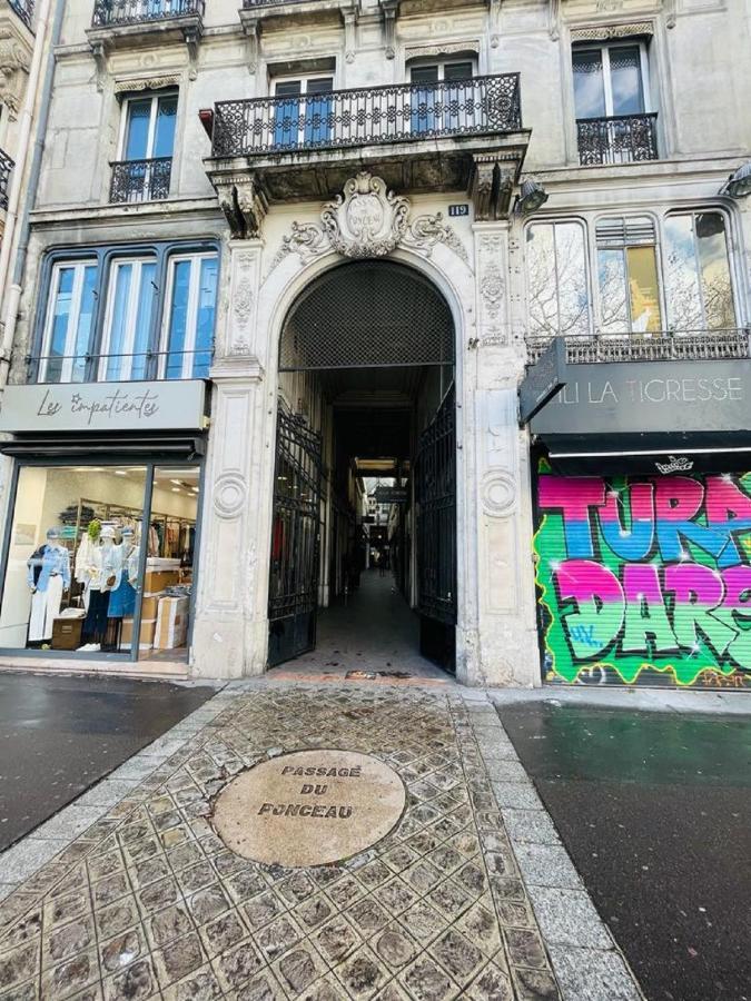 160 - Urban Fashion Week Paris Vuitton Apartment ภายนอก รูปภาพ